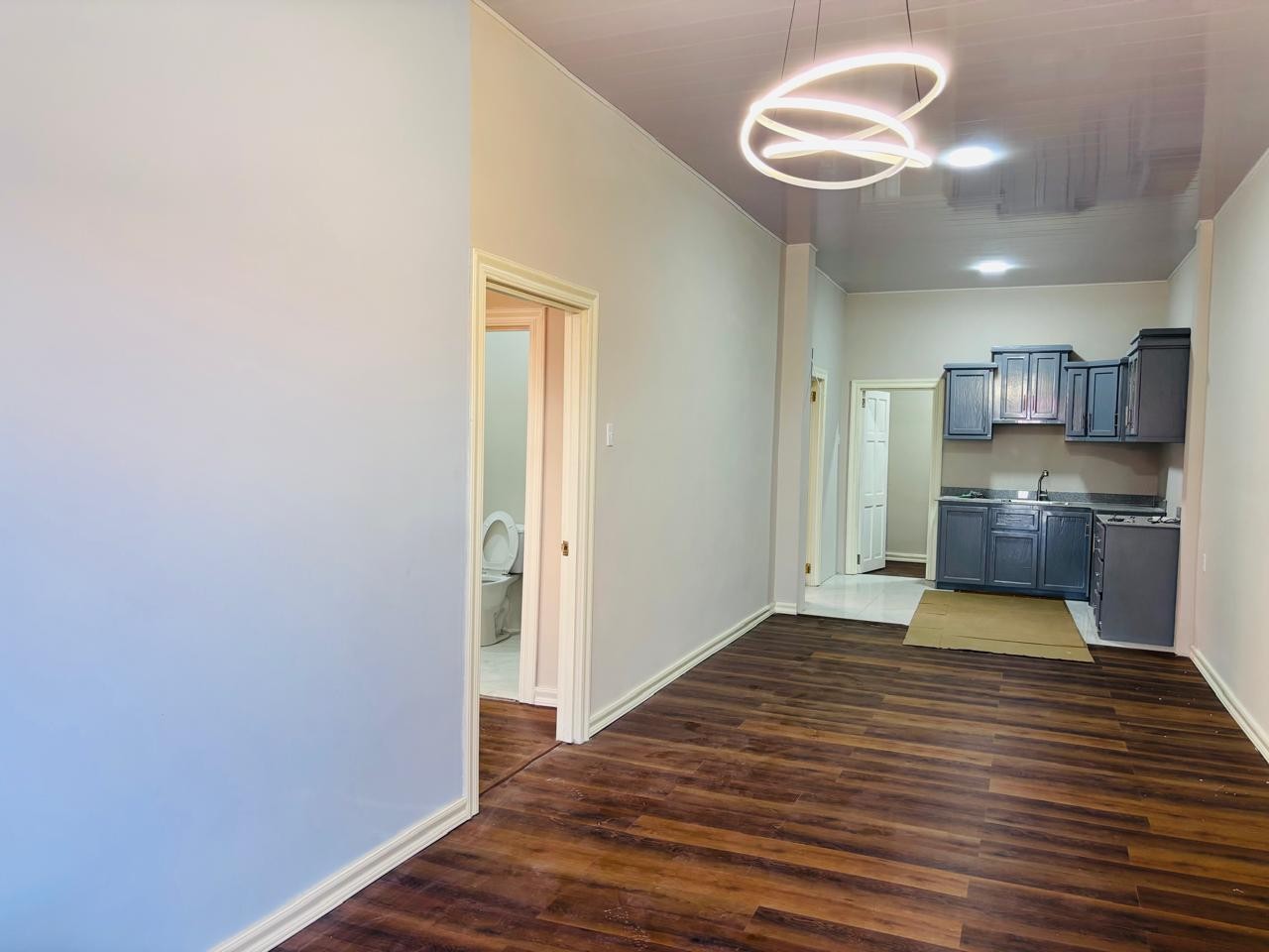 La Jalousie apartment hall