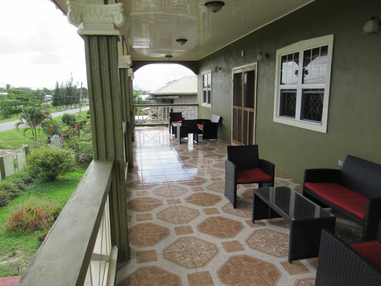 Parika second side view