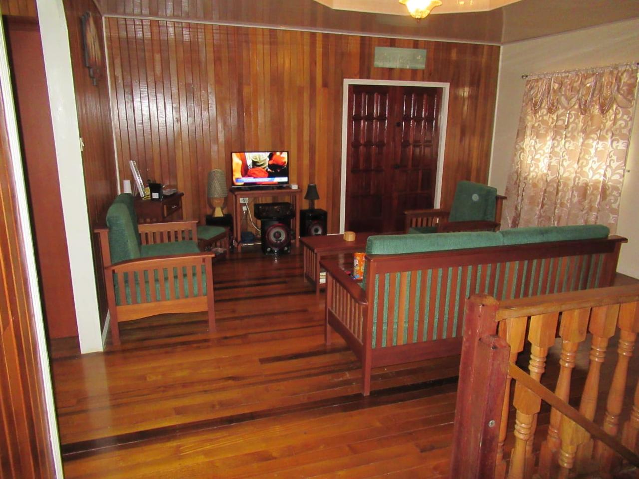 Parika dining area